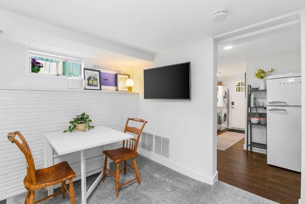 Lilac In Law, Picturesque Lower Unit Seattle Extérieur photo