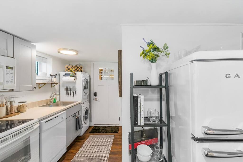 Lilac In Law, Picturesque Lower Unit Seattle Extérieur photo