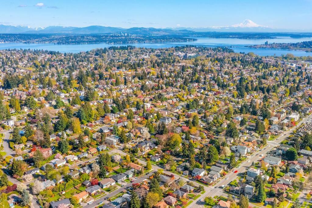 Lilac In Law, Picturesque Lower Unit Seattle Extérieur photo