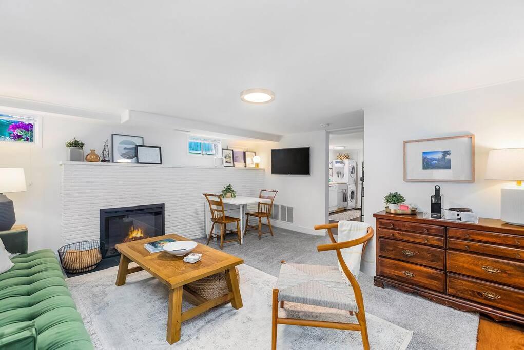 Lilac In Law, Picturesque Lower Unit Seattle Extérieur photo