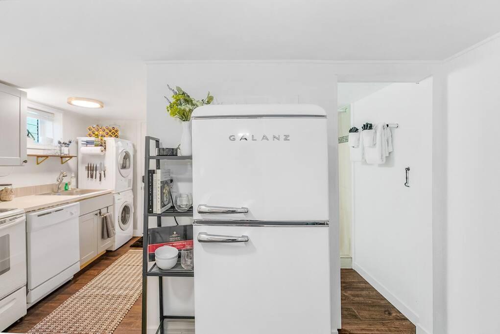 Lilac In Law, Picturesque Lower Unit Seattle Extérieur photo