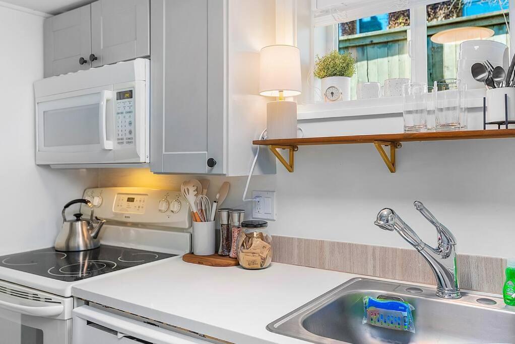 Lilac In Law, Picturesque Lower Unit Seattle Extérieur photo